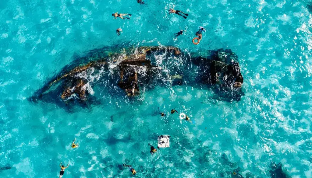 snorkeling shipwreck bahamas