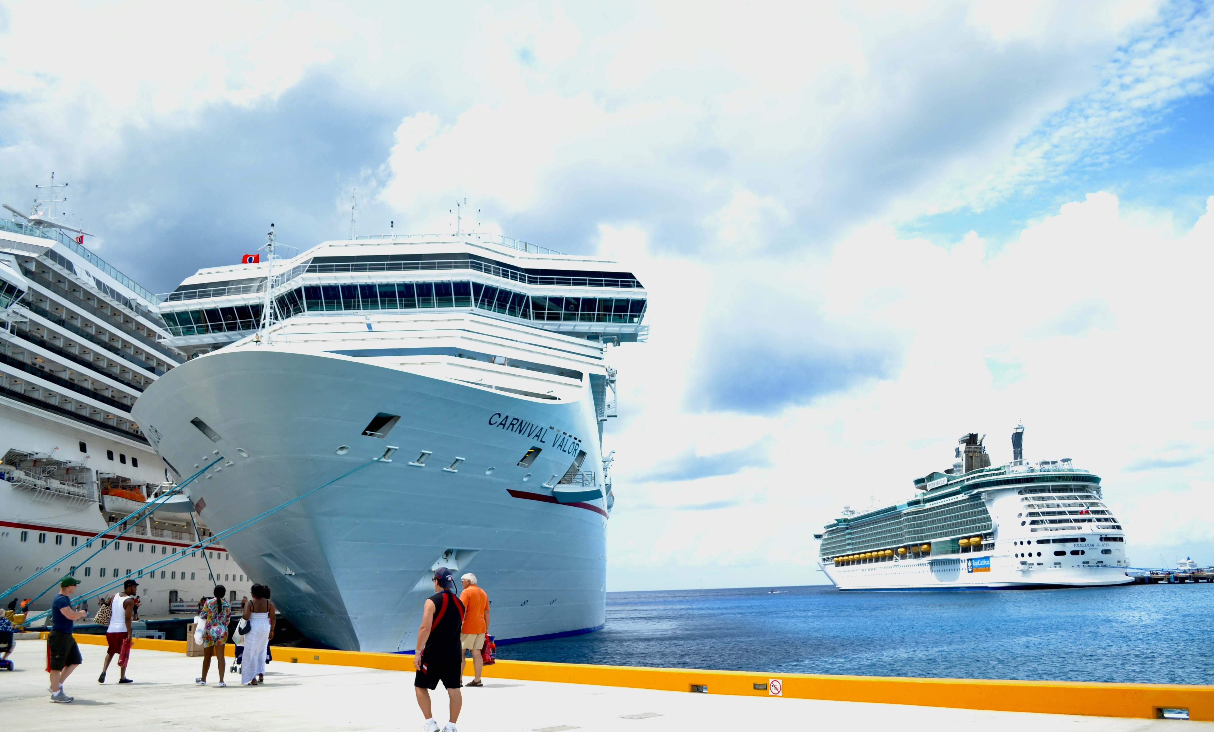 cruise-ship-docked