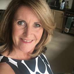 Profile picture of Julie Lyons