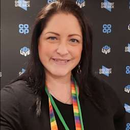 Profile picture of Laura Manston