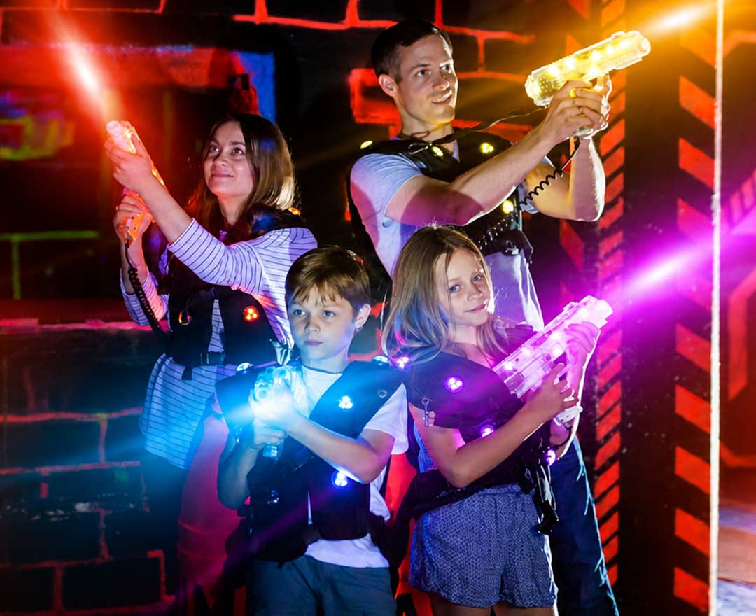 Une famille au lasertag