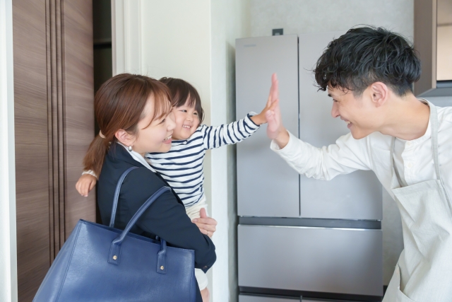 共働きで療育と仕事は両立できる?両立するための工夫や仕事を休めないときの対処法を解説