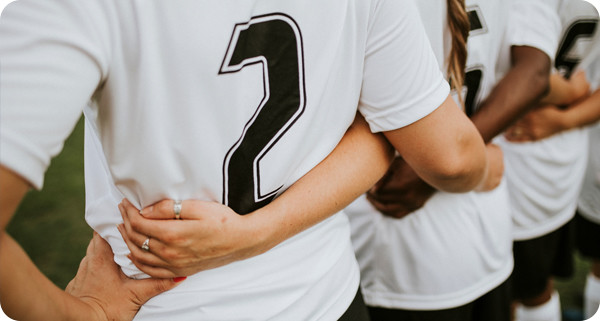 operating-soccer-women600x321