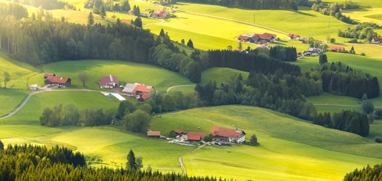 Kauf eines Bauernhofs planen Bauernhöfe auf dem Land
