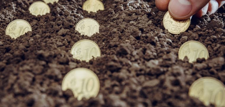Der Bodenrichtwert wird zur Grundstücksbewertung genutzt Bodenwert: Essenziell für Wertermittlung, Immobilienbewertung und Maklervertrag