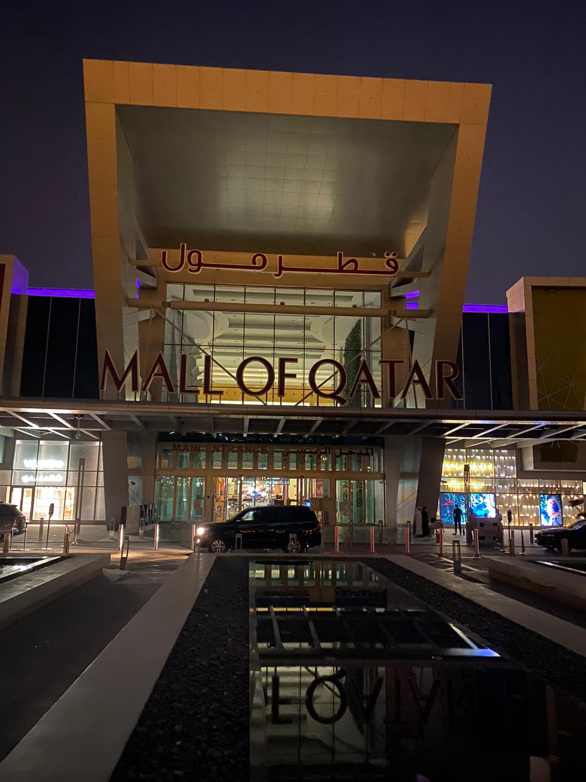 MALL OF QATAR TURNS OFF LIGHTS CELEBRATING EARTH HOUR
