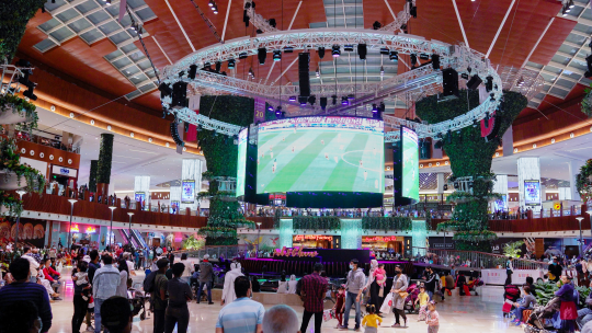 قطر مول يعرض مباريات بطولة العالم للأندية على شاشات عملاقة - - تجربة مميزة لعشاق الكرة لمتابعة فرقهم المفضلة
