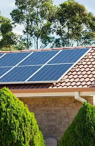 telhado com painel solar