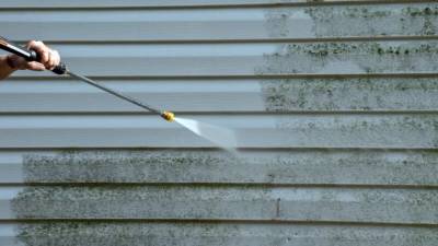 How to Clean and Maintain Vinyl Siding