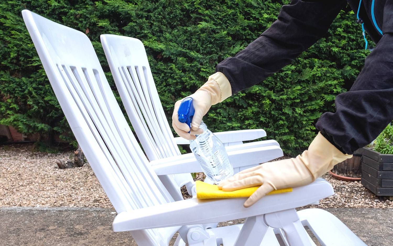 Best Methods for Using Outdoor Furniture Cleaner