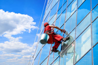 Commercial Window Washing: How Prices Can Vary & Why