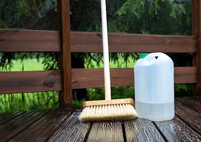 The Ultimate Guide to Using a Soft Brush to Clean Trex