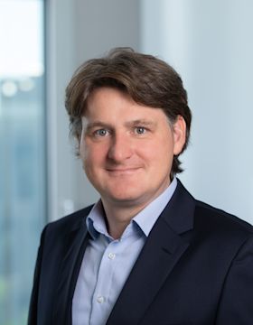 Portrait of
Daniel
Lunter