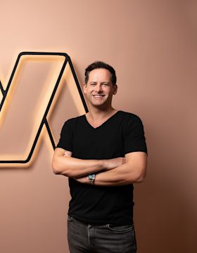 Portrait of
Stefan
Peukert