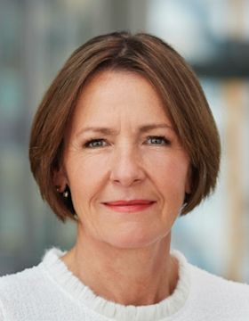 Portrait of
Dr.
Bettina
Volkens