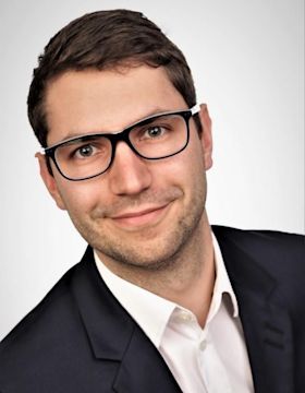 Portrait of
Robin
Ibing