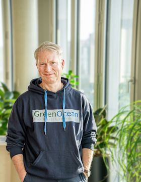 Portrait of
Peter
Muth