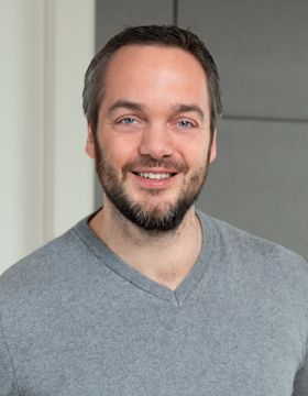 Portrait of
Dr.
Sven
Greulich