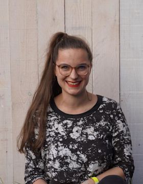 Portrait of
Chantal
Mirek