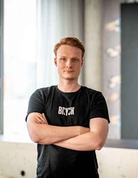 Portrait of
Julian
Wessing