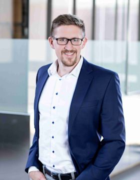 Portrait of
Dr.
Alexander
Tunnat