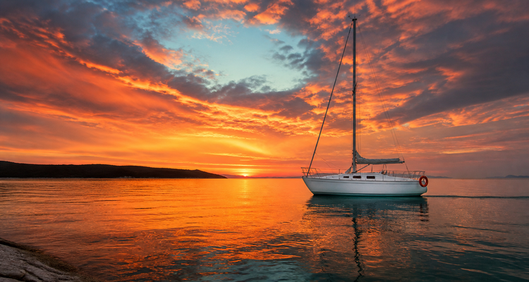 Sailboat main