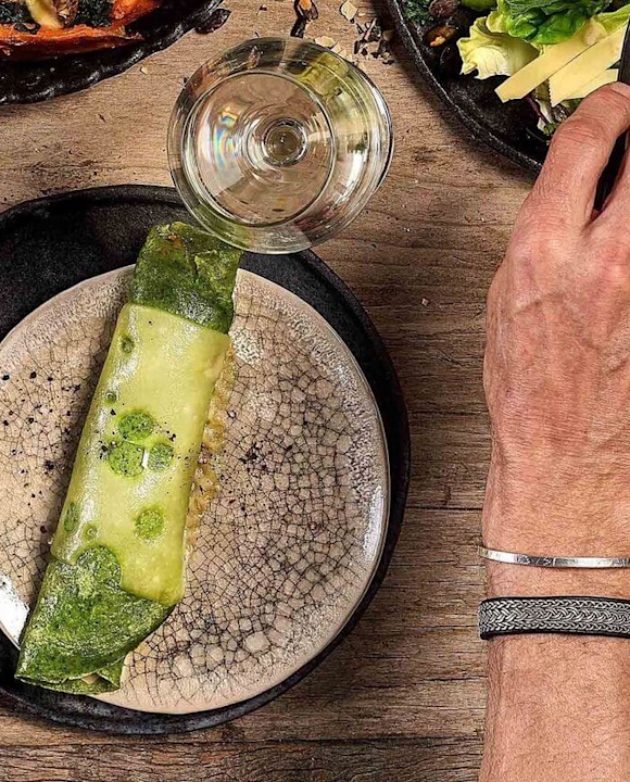 Grüne Crêpes mit Schinken-Tomaten-Füllung