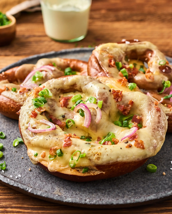 Leerdammer Flammkuchenbretzeln