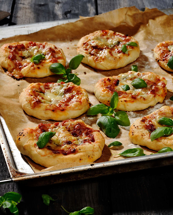 Mini-Pizza Tomate Basilikum