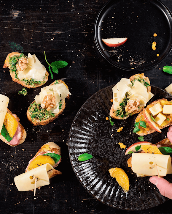 Crostini mit Aprikosensenf und Entenbrust