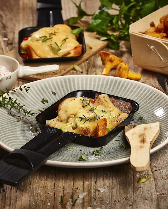 Raclette mit Rinderfilet und Pfifferlingen
