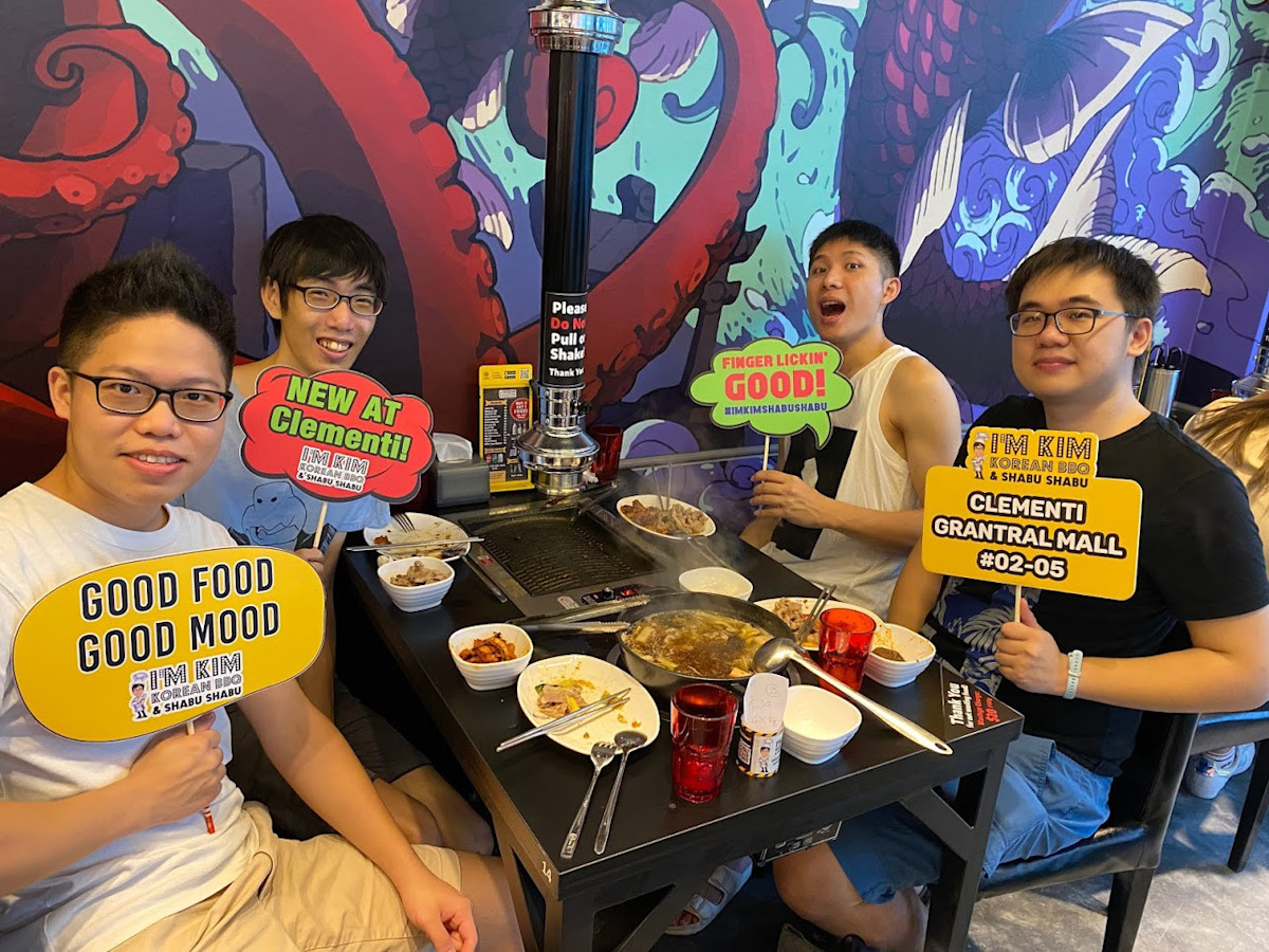 順便曬一下在新加坡認識的台灣朋友XD