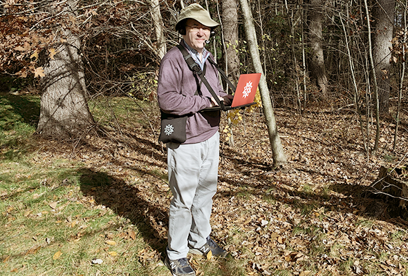 一邊和同事開會一邊登山的霸氣Wolfram老闆