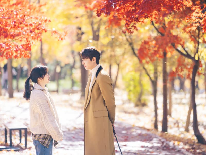 李袞
多虧如此,我看到了美麗的東西。
The King 永遠的君主,李敏鎬,金高銀,威嚴,霸氣,經典名言,韓文名言,韓劇名言學韓語