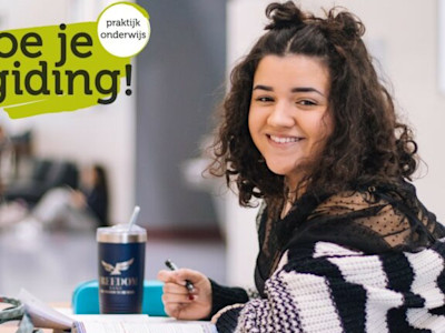 meisje op school doejedigiding