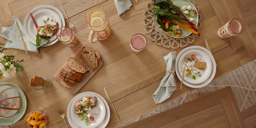 3833 SSLookBook 1000x500px Dining 01