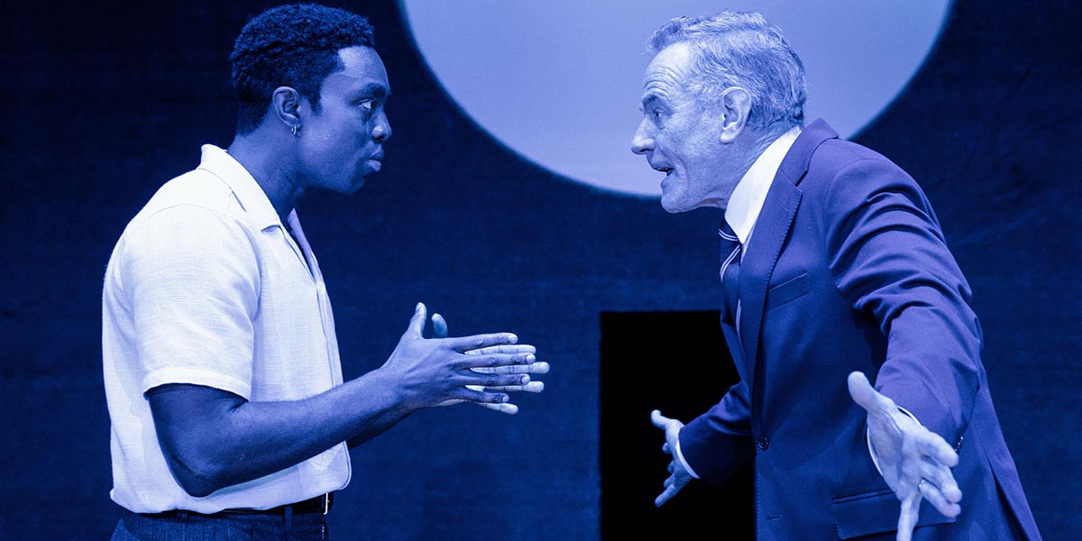 ALL MY SONS 1200 LT Paapa Essiedu (Chris Keller) and Bryan Cranston (Joe Keller). Photo Jan Versweyveld