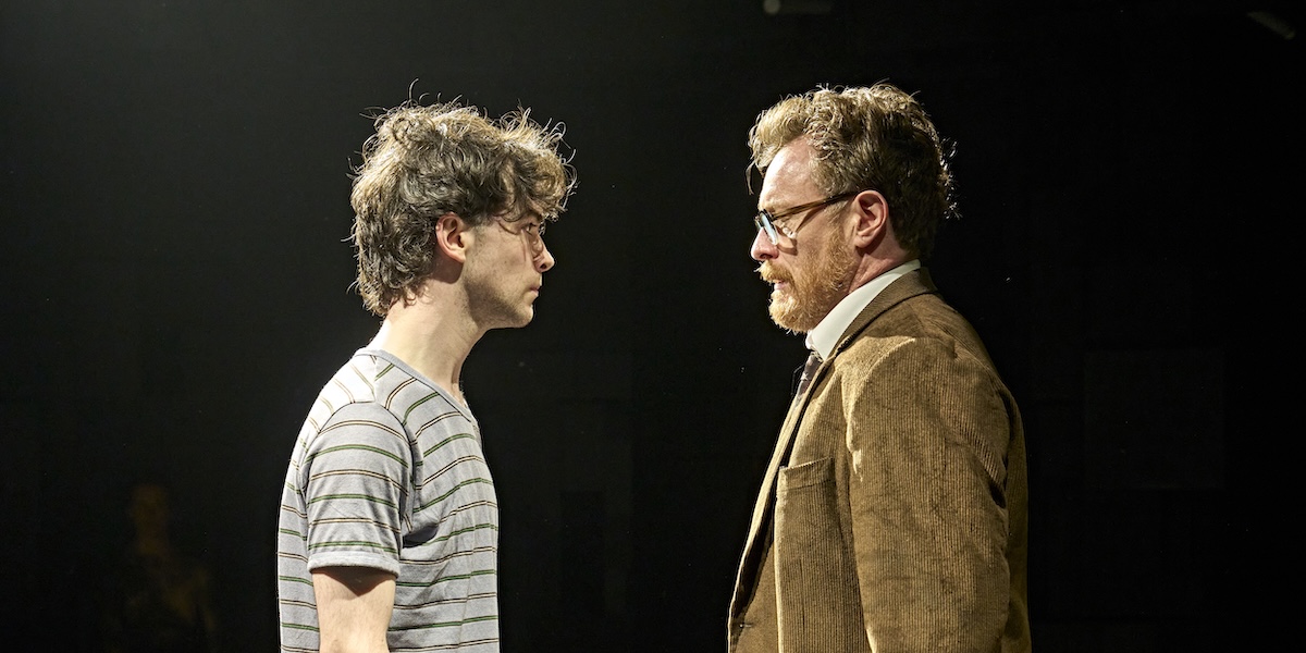 Noah Valentine (Alan Strang), Toby Stephens (Dr. Martin Dysart) - photo by Manuel Harlan