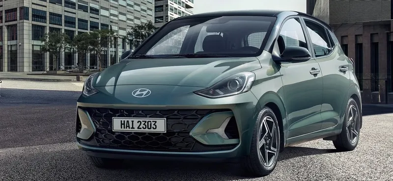 PO | Autos Hatchback