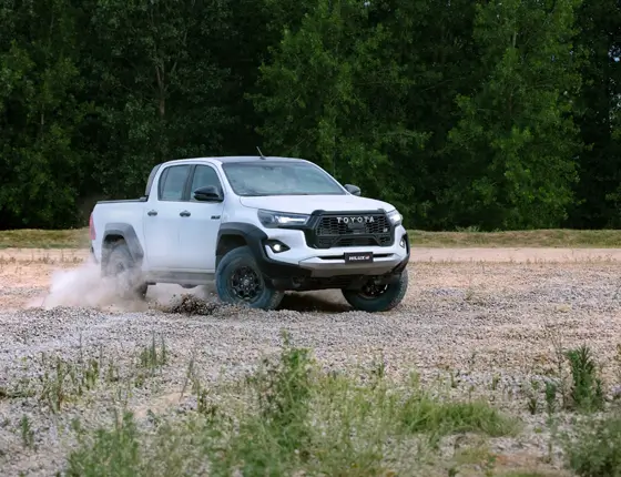 Toyota Hilux GR-Sport — pickup deportiva 4×4 disponible en Portillo