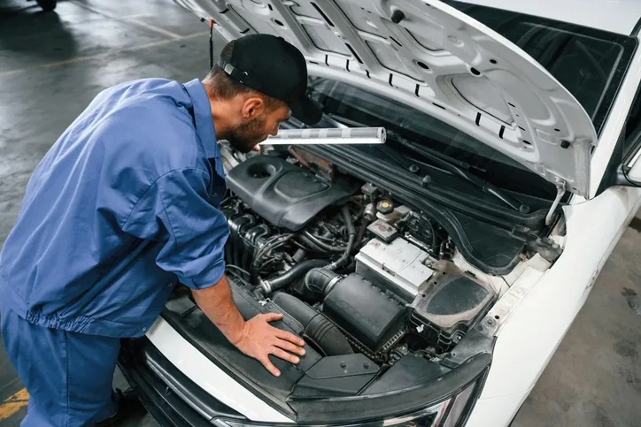 ¿Cómo cuidar el motor de tu auto?