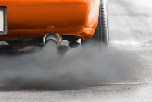 Exhaust kicking out dark smoke