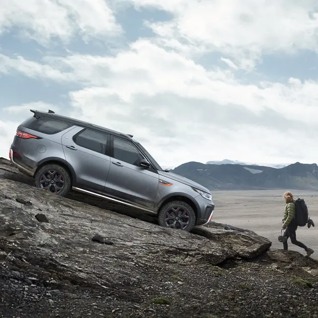 Land Rover Discovery exterior