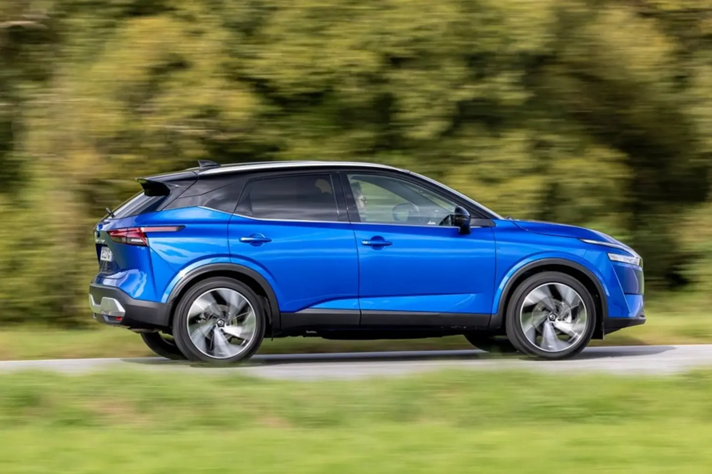 Top 10 der besten SUVs - Nummer 8 - Nissan Qashqai - Cazoo