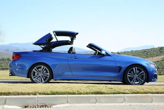 BMW 4 Series Convertible roof folding