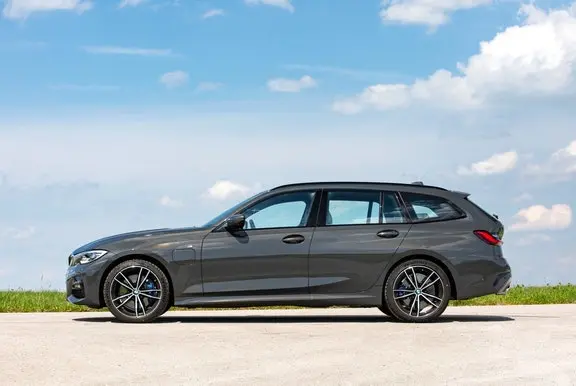 BMW 330e Touring