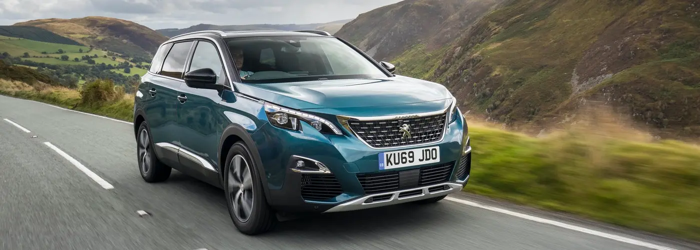 Peugeot 5008 driving