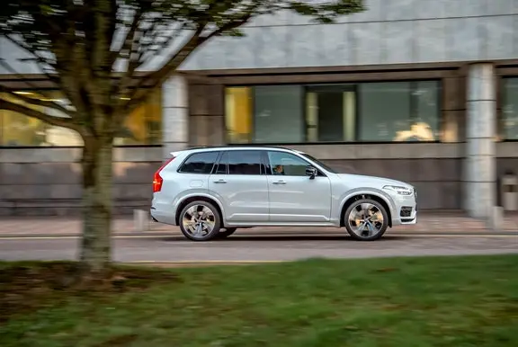 The side exterior of a white Volvo XC90