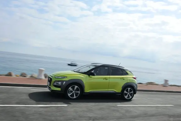 Hyundai Kona side view