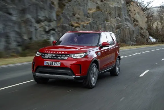 Front exterior Land Rover Discovery red